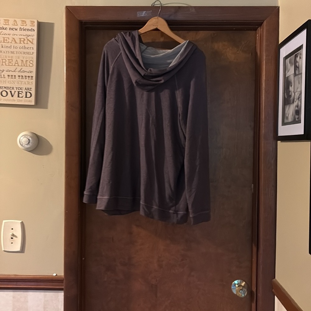 Women’s Plum colored very soft light weighted  Hooded Sweater - Picture 2 of 3